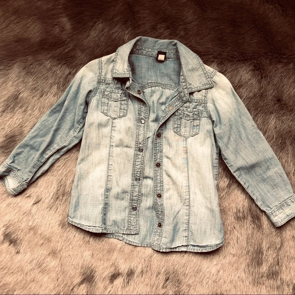 Gap shirt